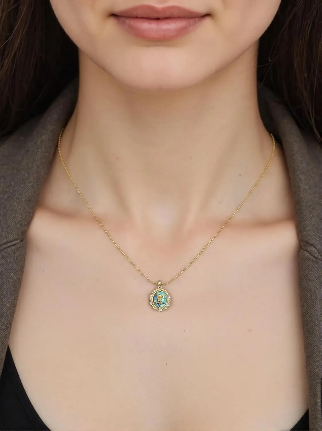 14K Gold Plated Coin Necklace for Women Minimalist Circle Medallion Necklace Fashion Dainty Disc Jewelry Gifts