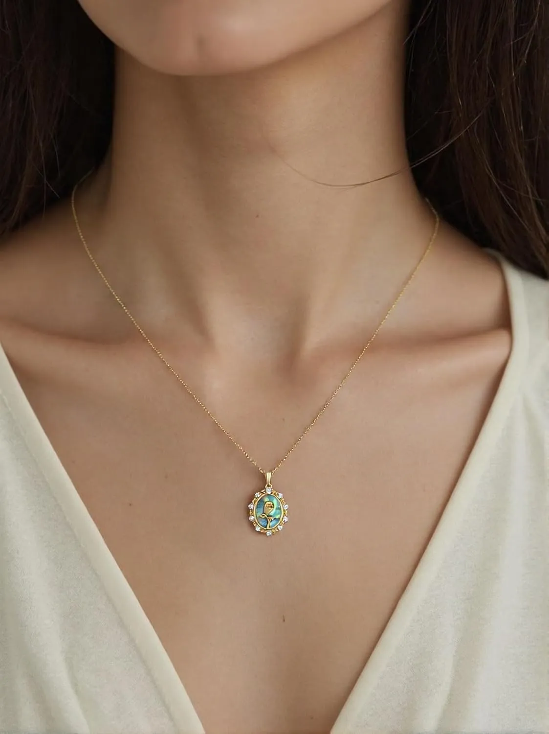 14K Gold Plated Coin Necklace for Women Minimalist Circle Medallion Necklace Fashion Dainty Disc Jewelry Gifts