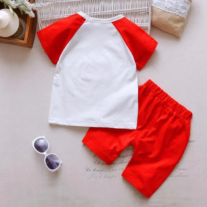 2-piece Creative Bear Print T-shirt and Casual Suits