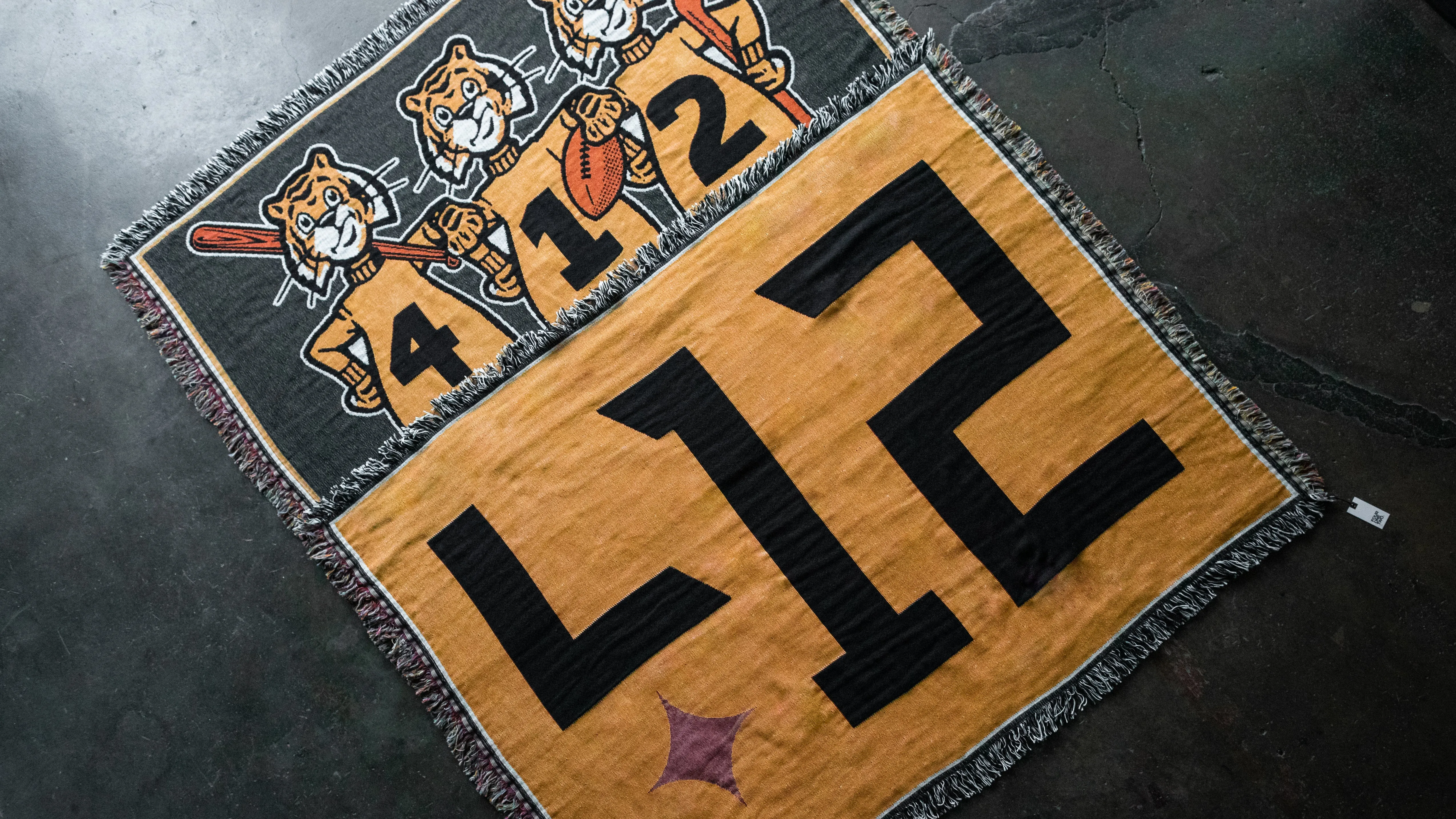 412® Tapestry Blankets