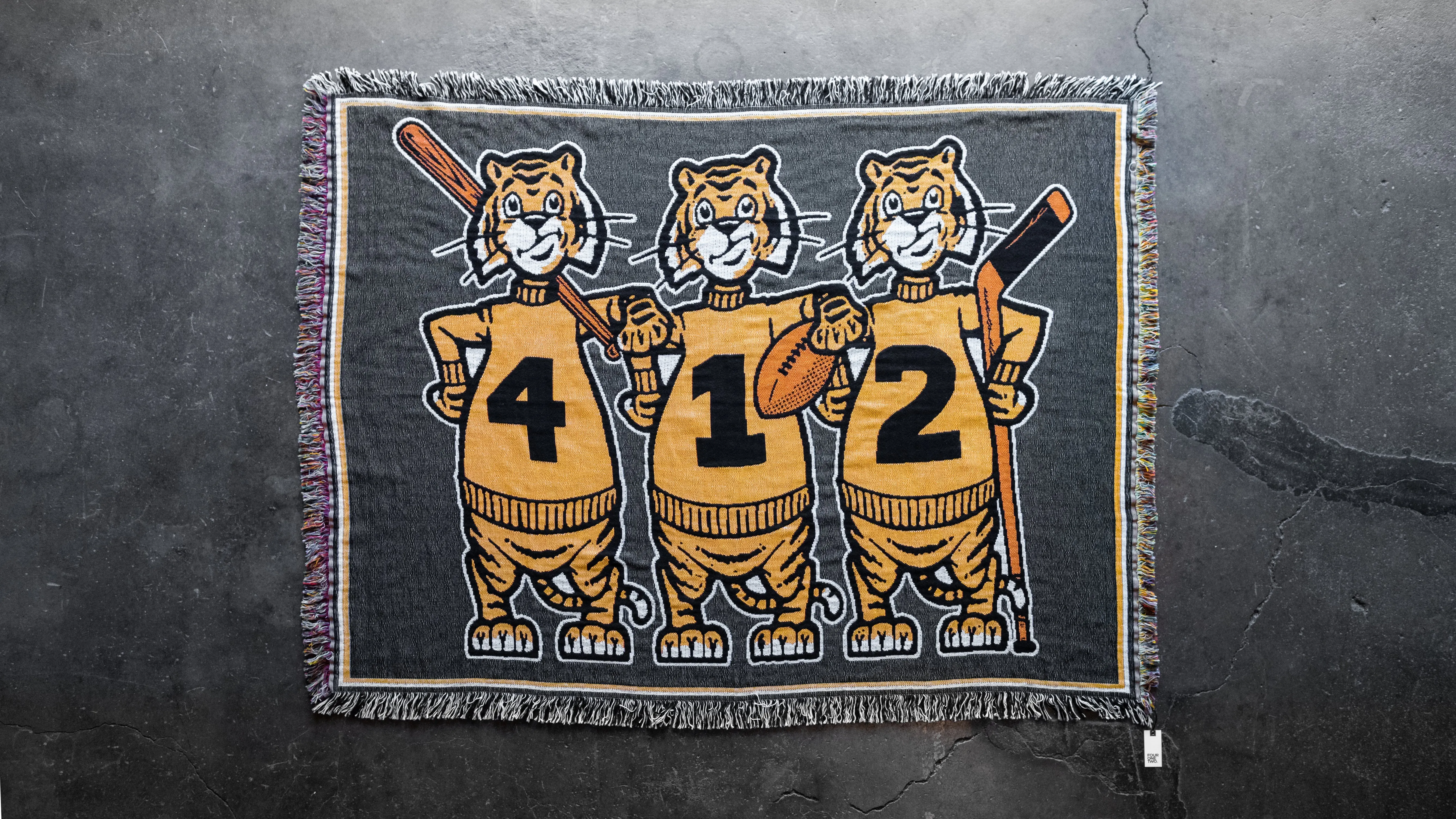 412® Tapestry Blankets