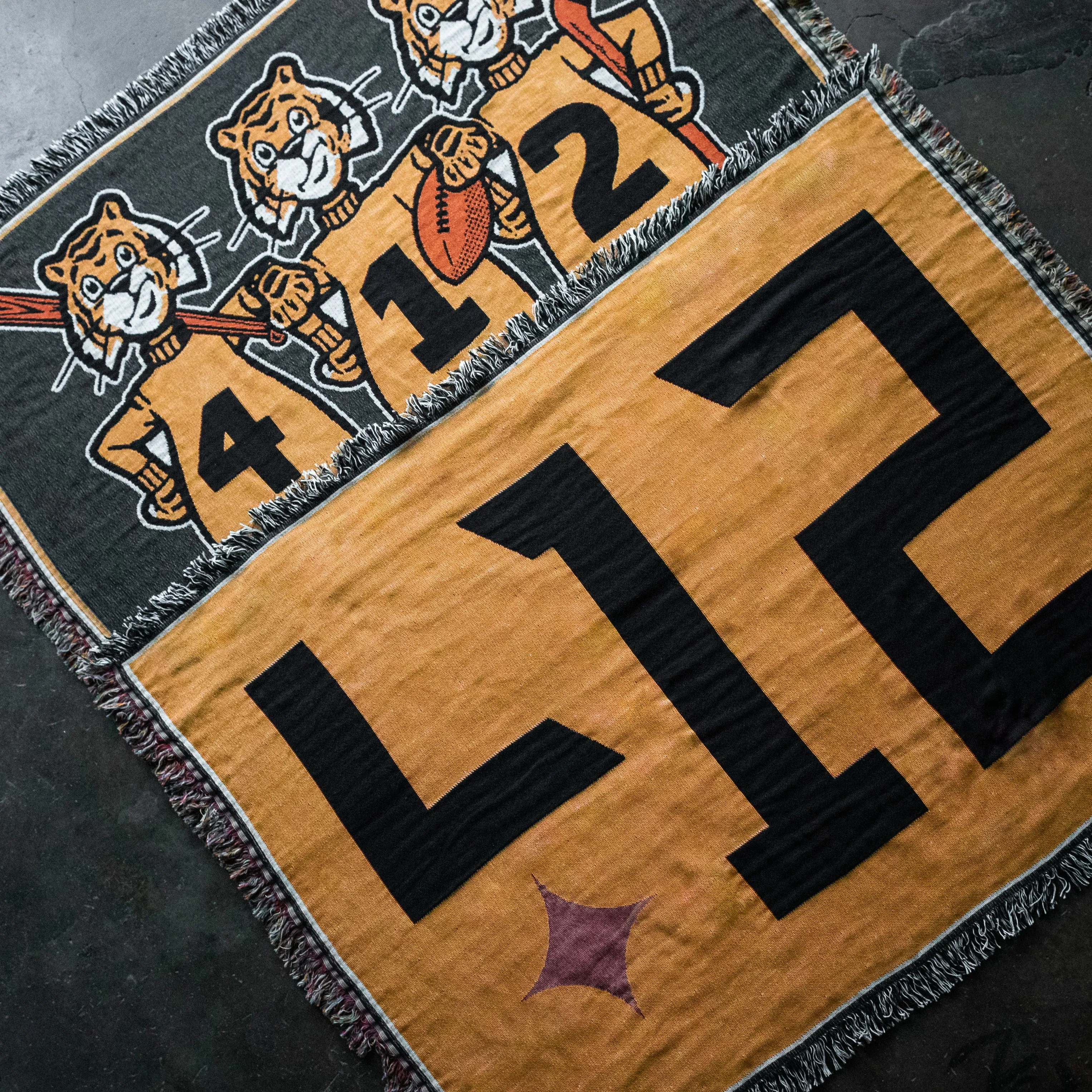 412® Tapestry Blankets