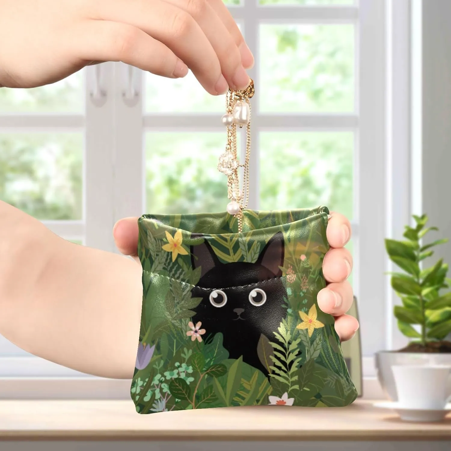 Cat Among The Flower Squeeze Coin Purse PU Leather Change Purse Pouch Change Holder for Woman
