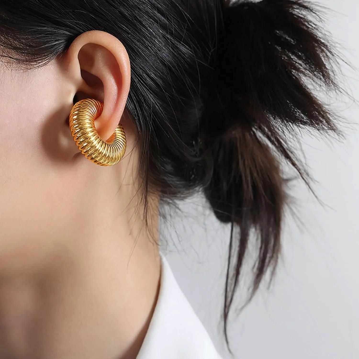 Chunky Ear Cuffs for Women Non Piercing Cartilage Earring Gold Oversized Fake Ear Cuffs for Women Large Ear Cuff Earrings for Women