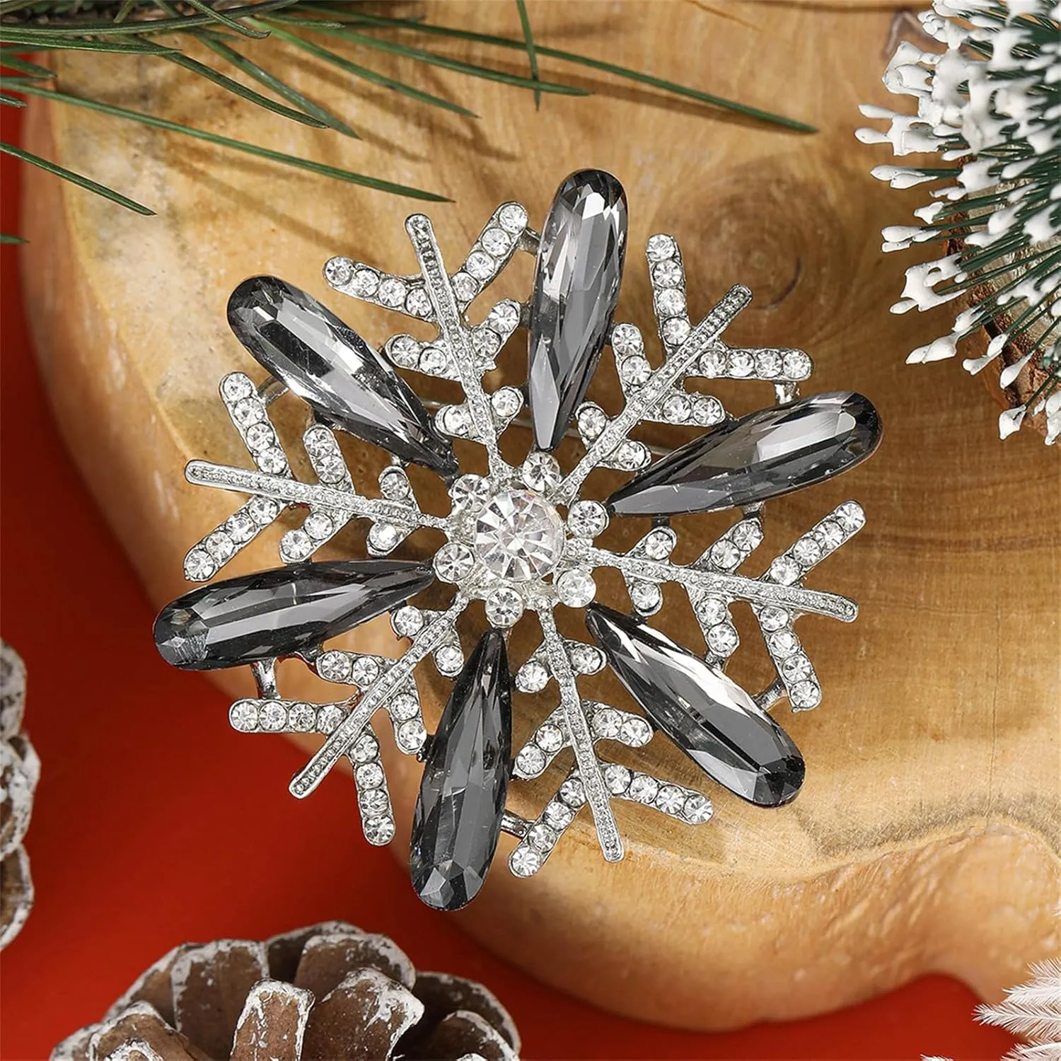 Dreuyet Christmas Snowflake Brooches Pins for Women Men Crystal Rhinestone Snowflake Brooch Pins Multi-Colored Christmas CZ Winter Flower Lapel Pin Dress Accessories Christmas Gift