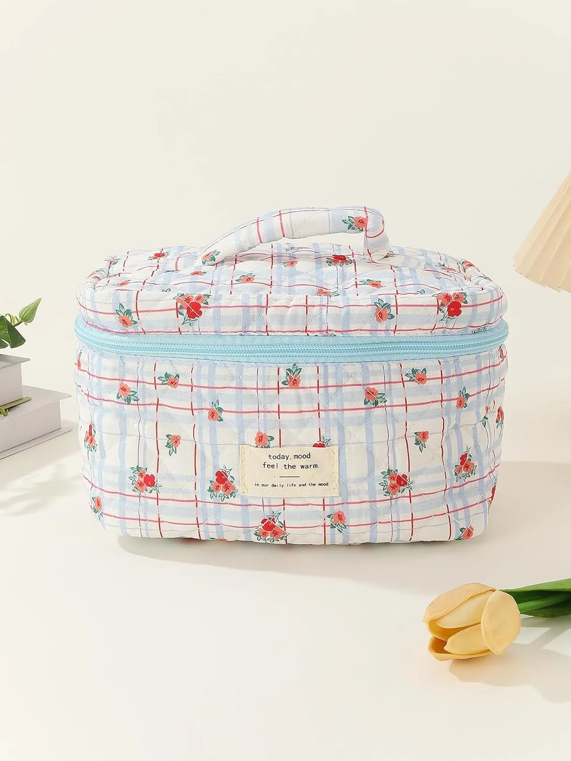 Floral Cotton Quilted Makeup Bag, Kawaii Aesthetic Travel Organizer Toiletry Bag with Handle, Large Cosmetic Bags with Zipper, Cute Pouch Tote Purse for Women (Plaid Floral)
