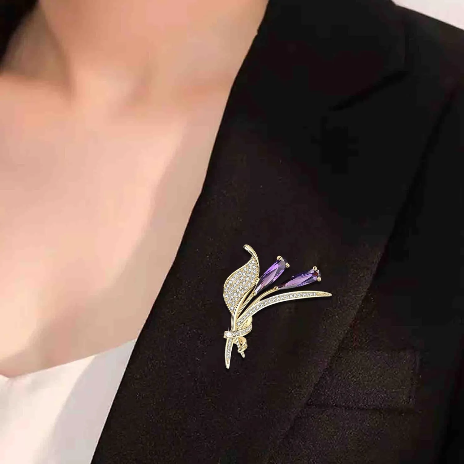 Gold Crystal Flower Leaf Brooches for Womne Elegant Rhinestone Pearl Floral Brooch Pins Fashion Jewelry Brooch pin Accessories for Women Men Gift