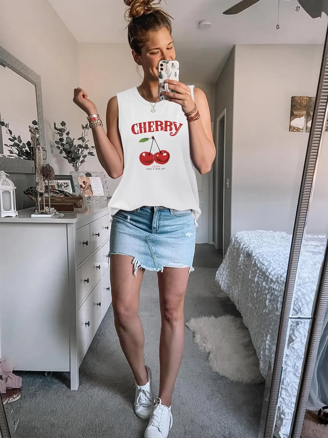 Sleeveless Tank Tops for Women 2025 Summer Casual Blouses Graphic Tees Loose Fit Crewneck Vacation Outfits Shirts