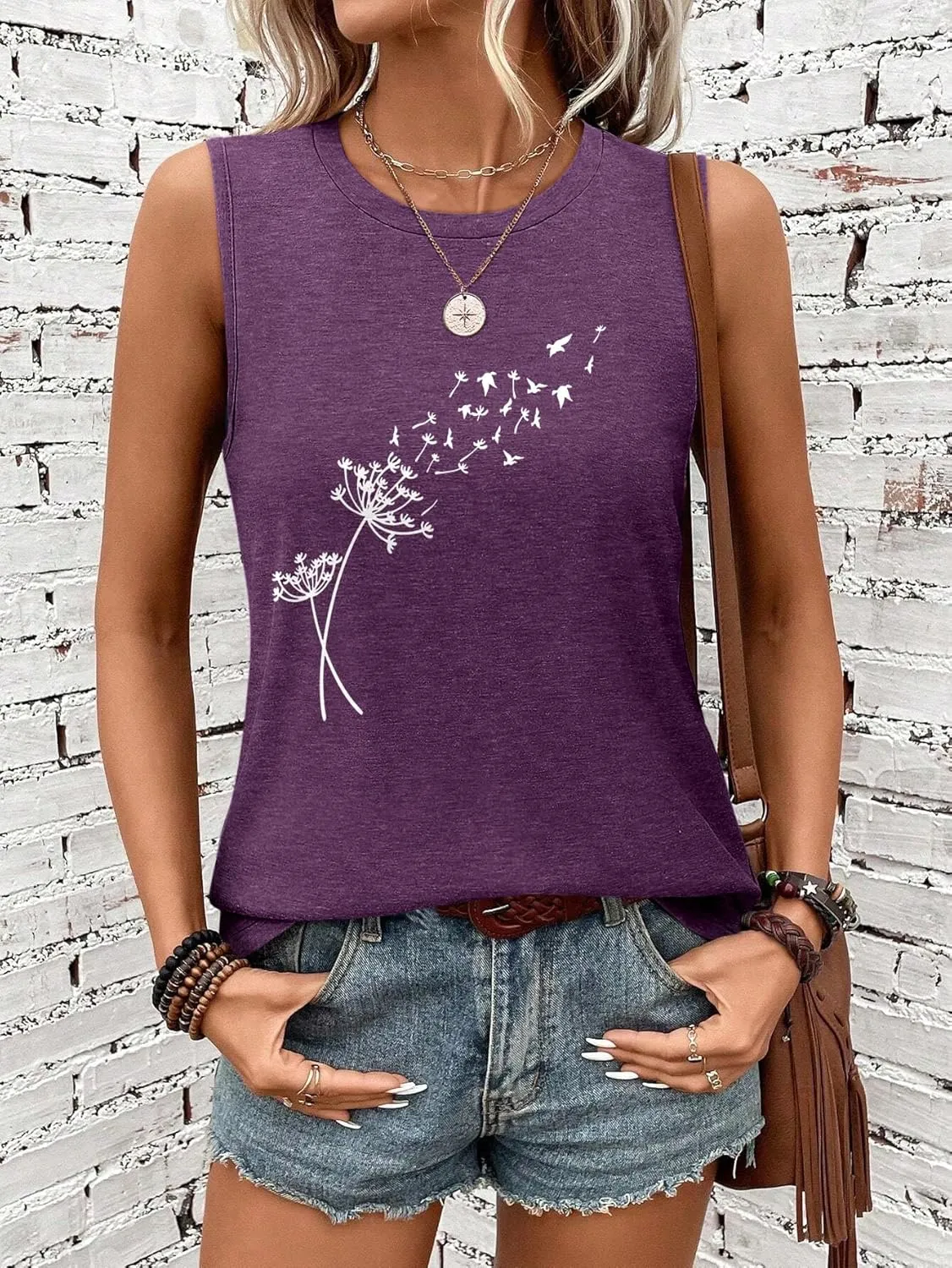 Sleeveless Tank Tops for Women 2025 Summer Casual Blouses Graphic Tees Loose Fit Crewneck Vacation Outfits Shirts