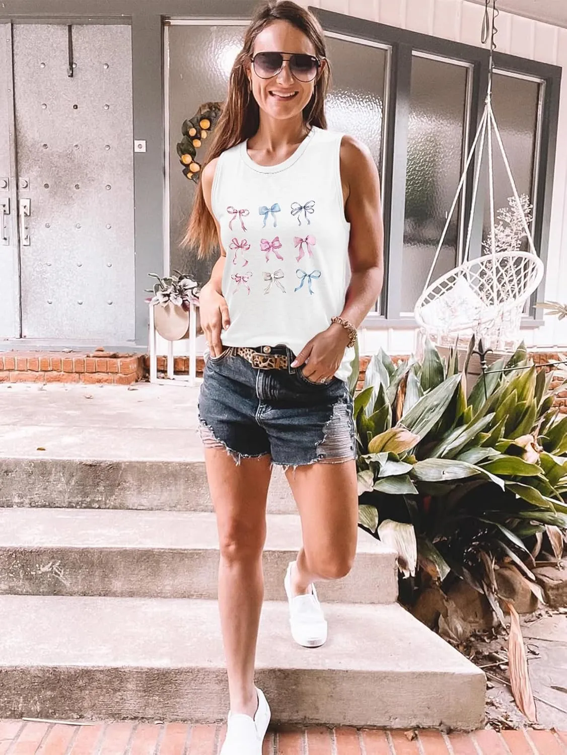 Sleeveless Tank Tops for Women 2025 Summer Casual Blouses Graphic Tees Loose Fit Crewneck Vacation Outfits Shirts