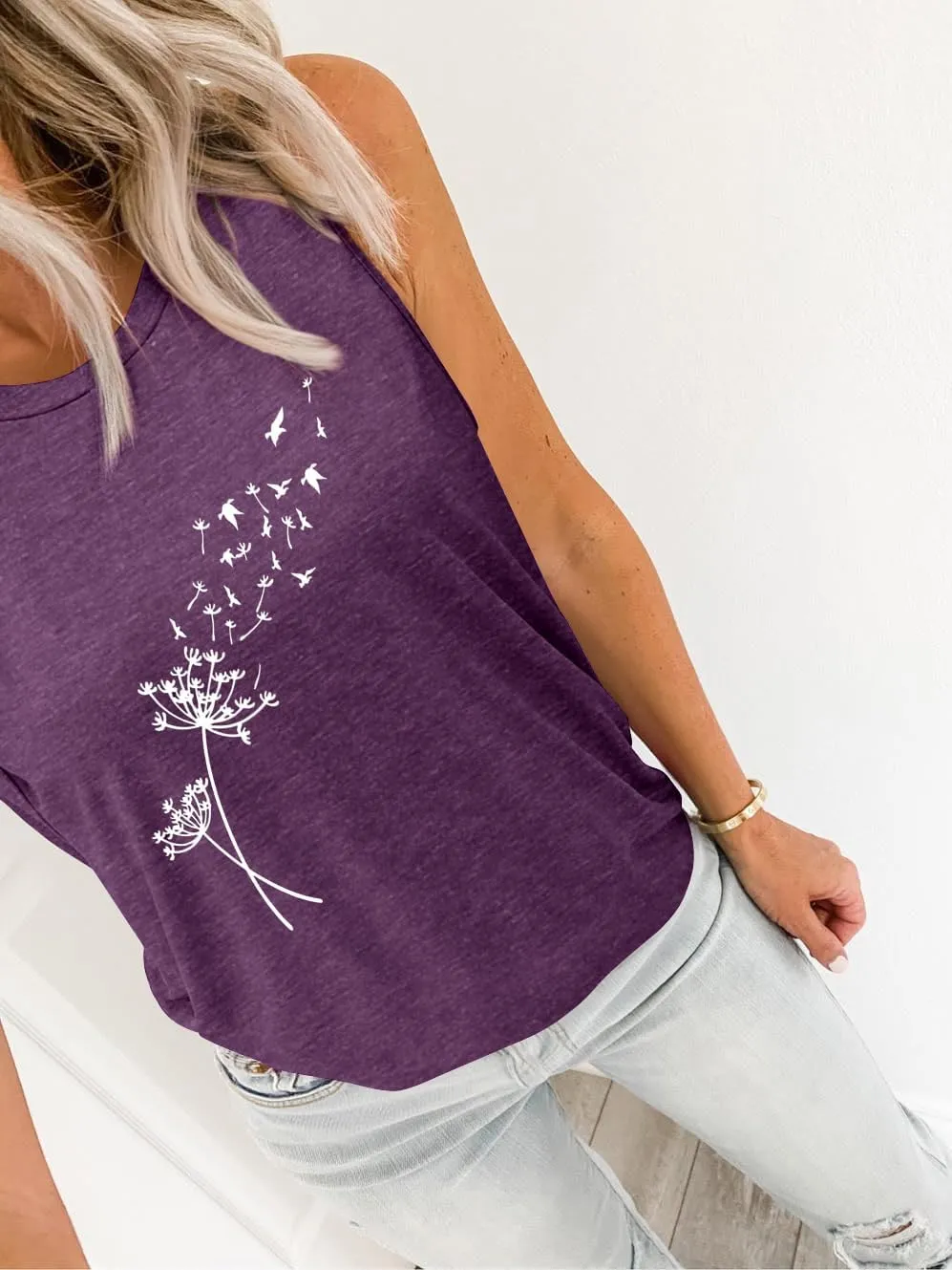 Sleeveless Tank Tops for Women 2025 Summer Casual Blouses Graphic Tees Loose Fit Crewneck Vacation Outfits Shirts